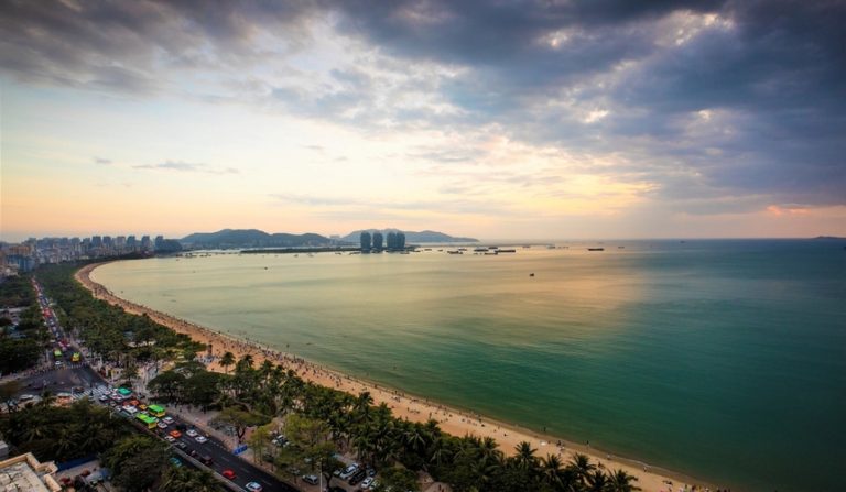 What bay should you choose to stay in Sanya, China? | Expats Holidays